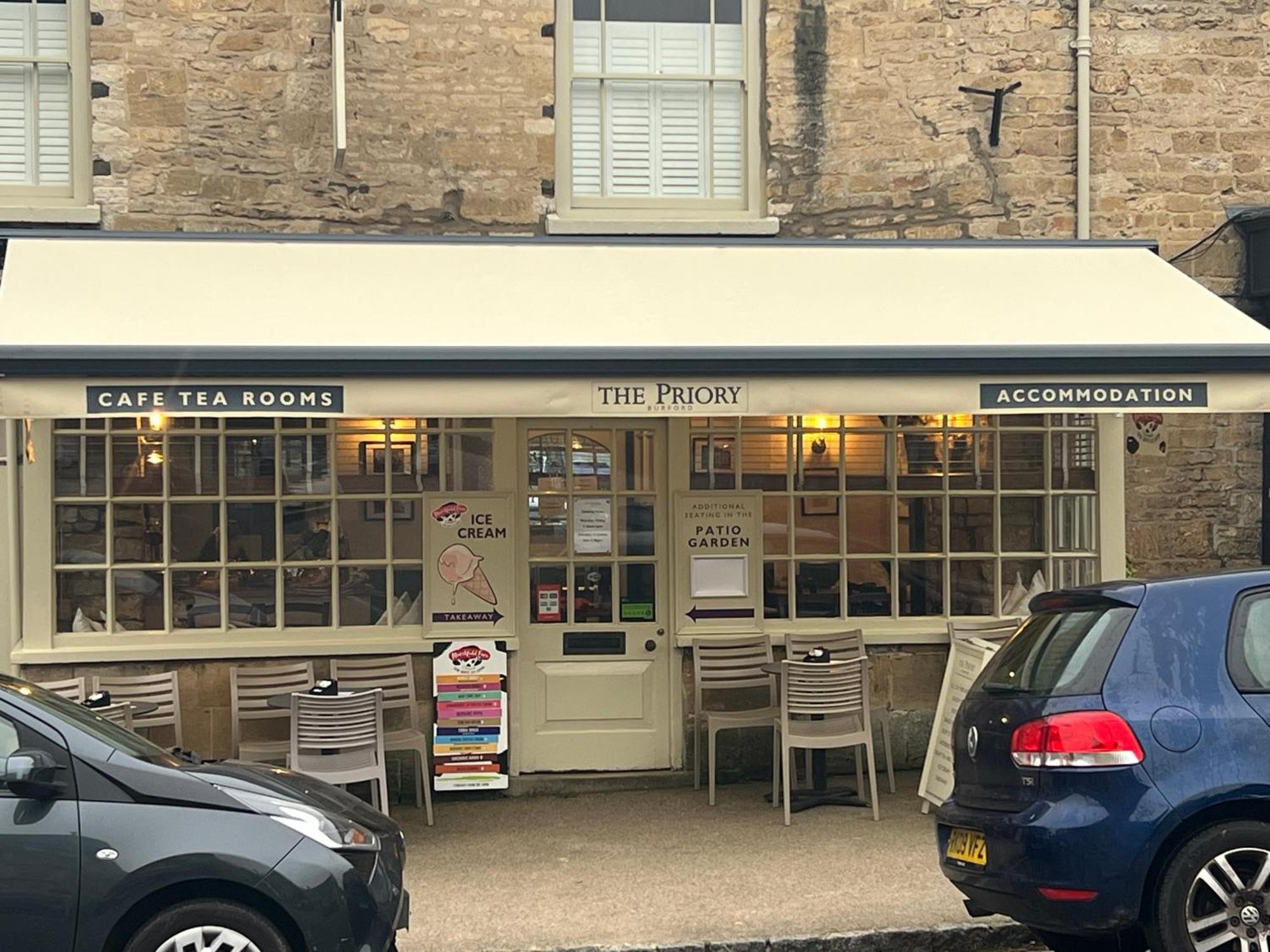 Priory Tearooms Burford With Rooms מראה חיצוני תמונה