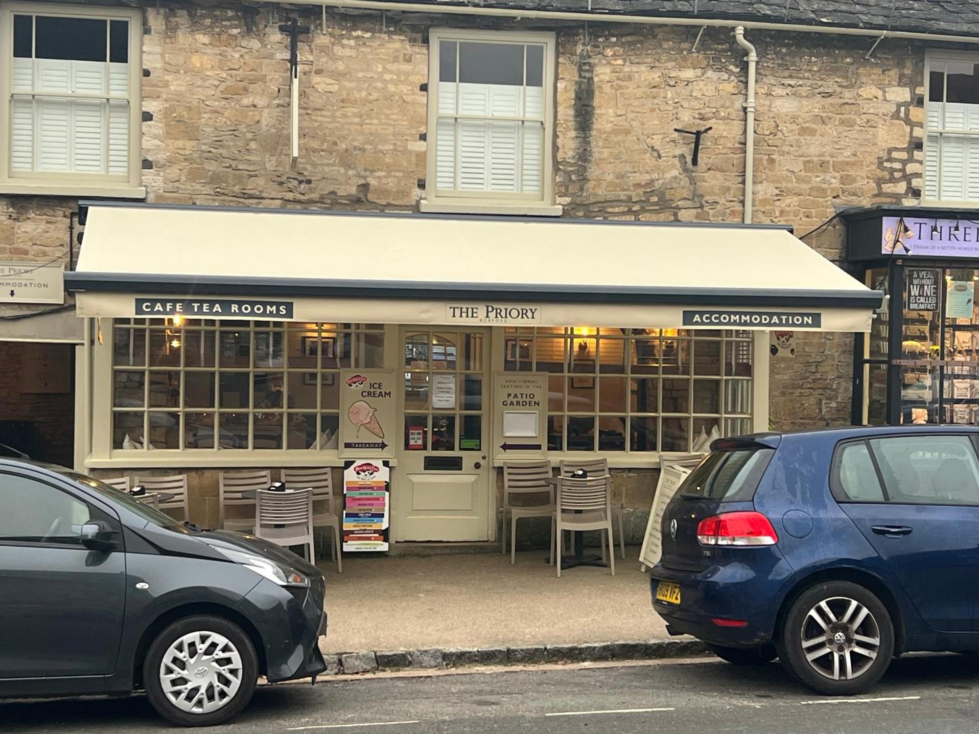 Priory Tearooms Burford With Rooms מראה חיצוני תמונה