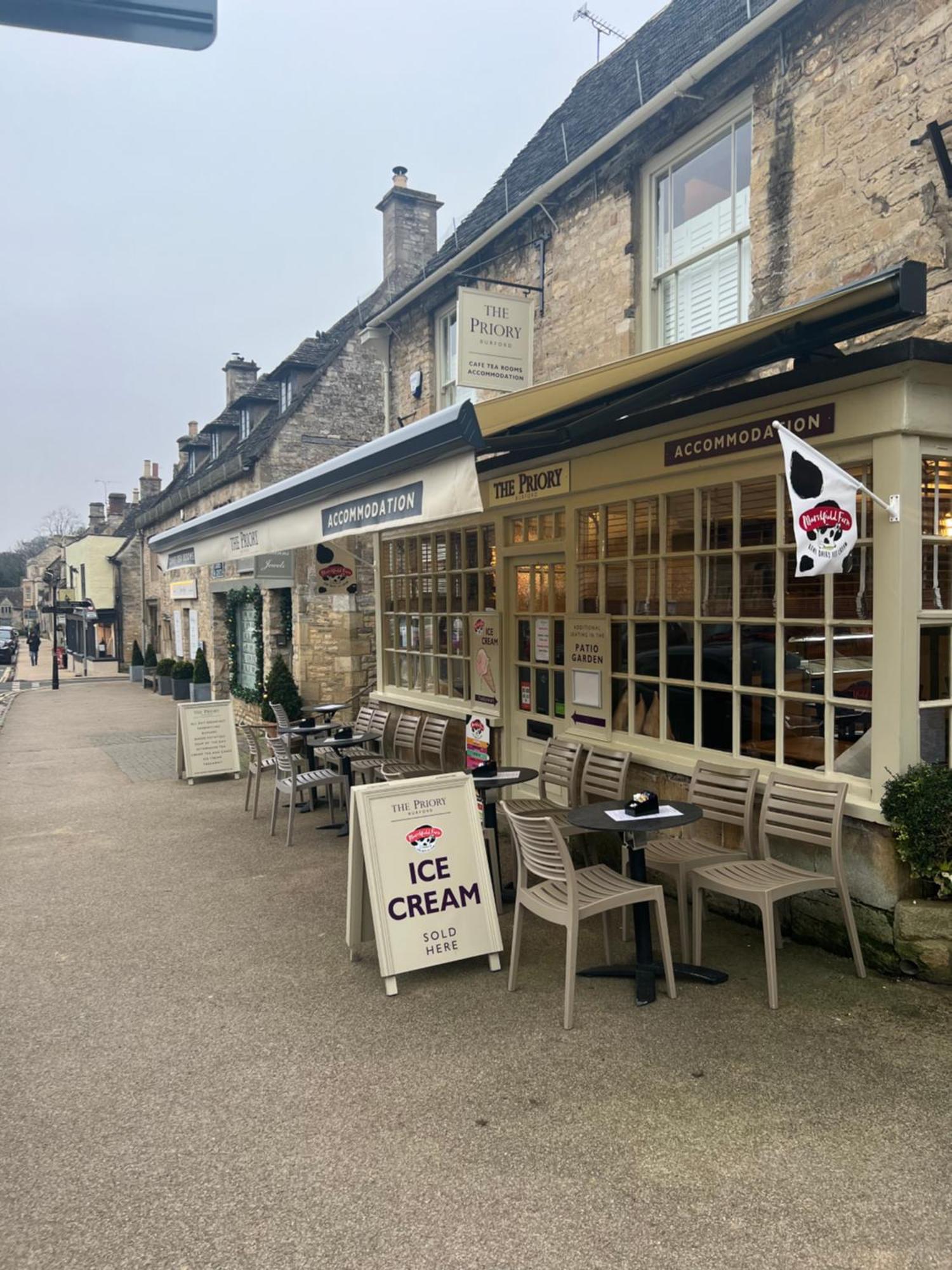 Priory Tearooms Burford With Rooms מראה חיצוני תמונה