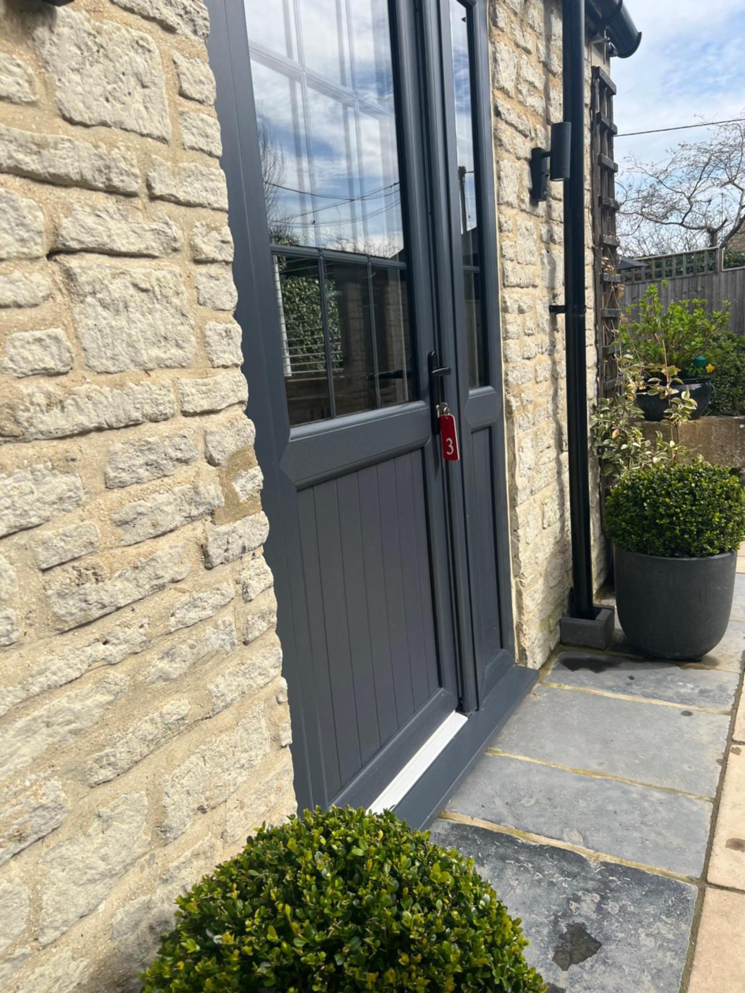 Priory Tearooms Burford With Rooms מראה חיצוני תמונה