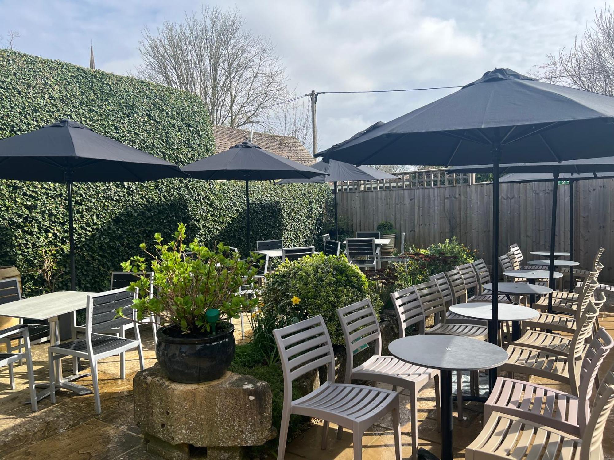 Priory Tearooms Burford With Rooms מראה חיצוני תמונה