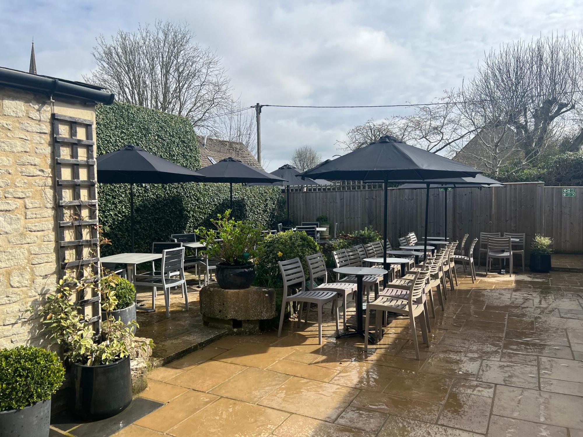 Priory Tearooms Burford With Rooms מראה חיצוני תמונה