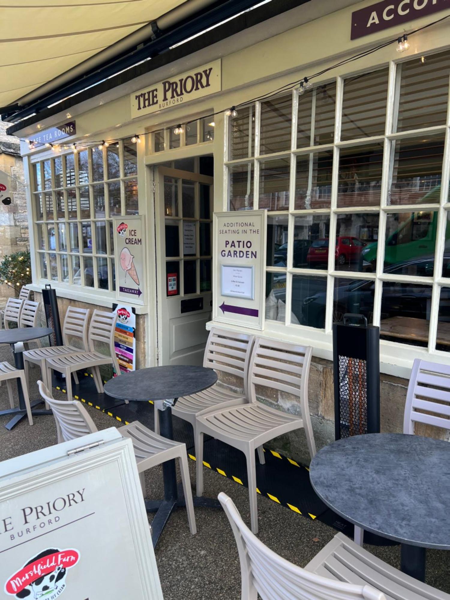 Priory Tearooms Burford With Rooms מראה חיצוני תמונה
