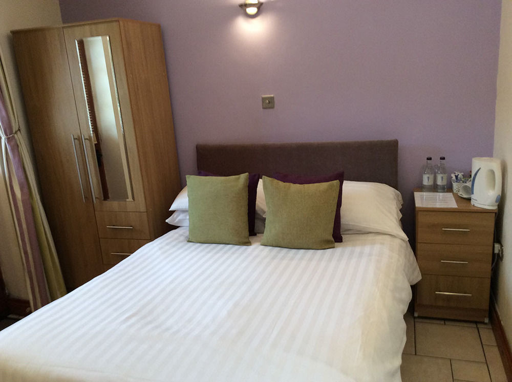 Priory Tearooms Burford With Rooms מראה חיצוני תמונה