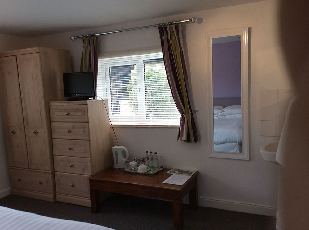 Priory Tearooms Burford With Rooms מראה חיצוני תמונה